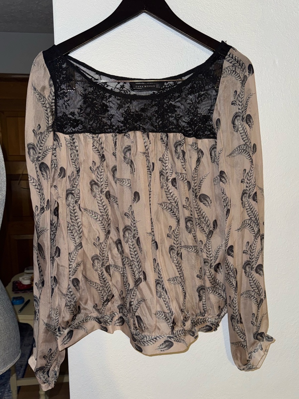 Zara long sleeve silk/lace blouse champagne